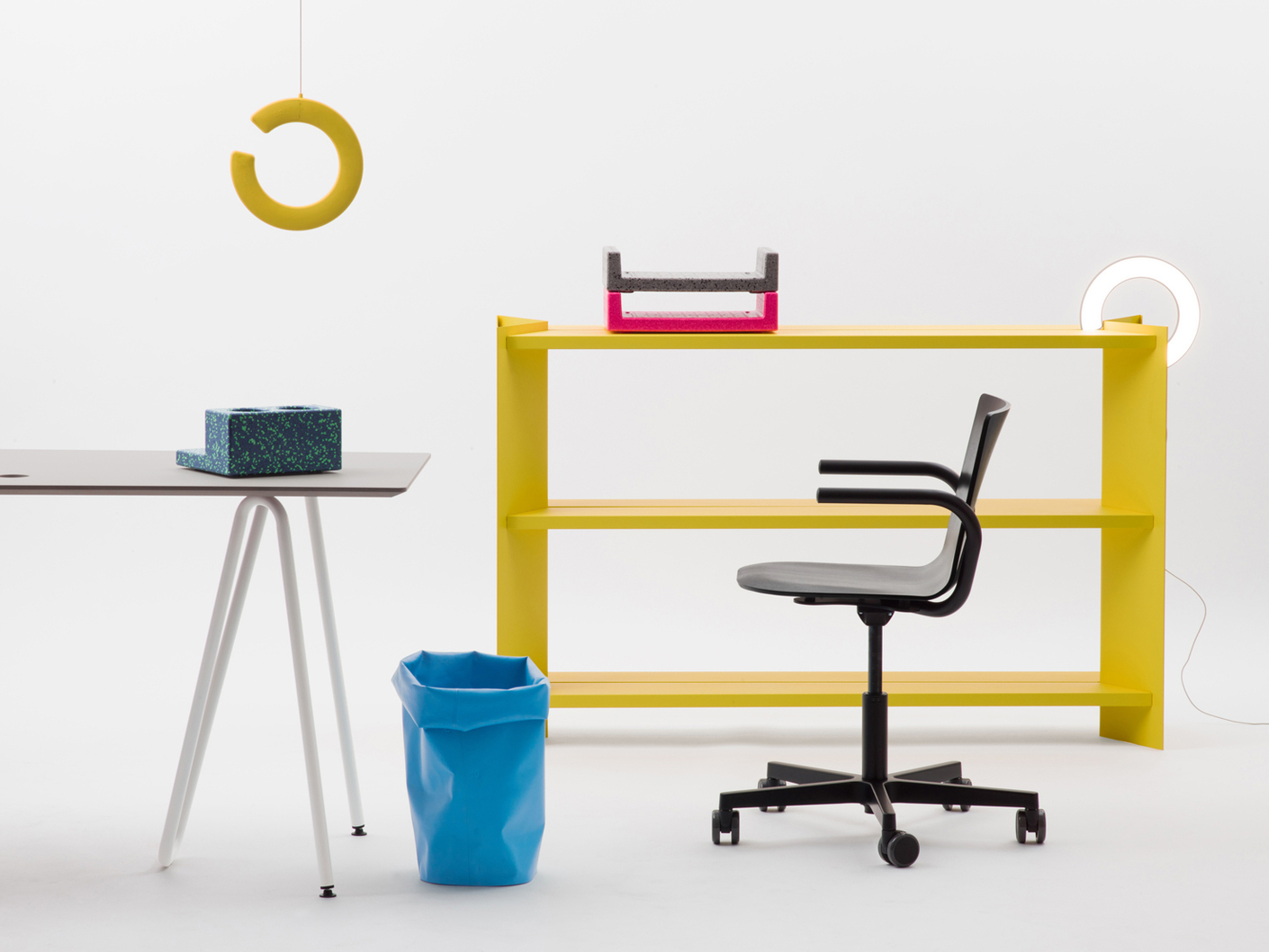 With modern office furniture and accessories L & Z wants to reinvent the workplace.