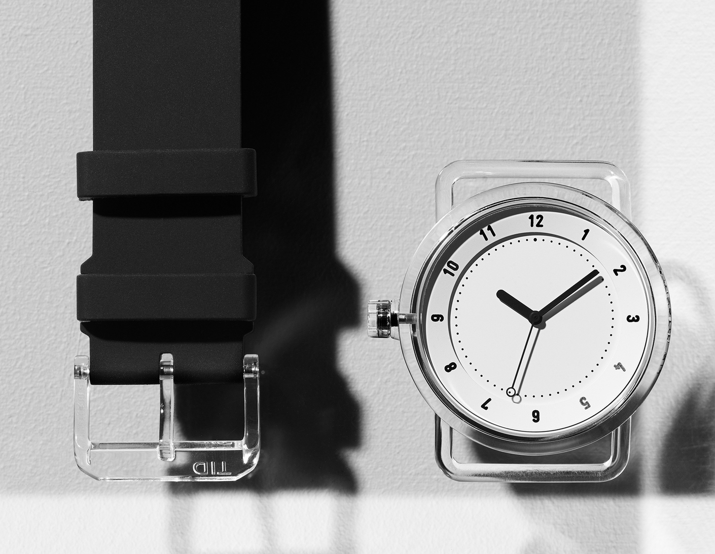 Robust: Das transparente Gehäuse der "TID No.3" besteht aus TR90, einem thermoplastischen Kunststoff.