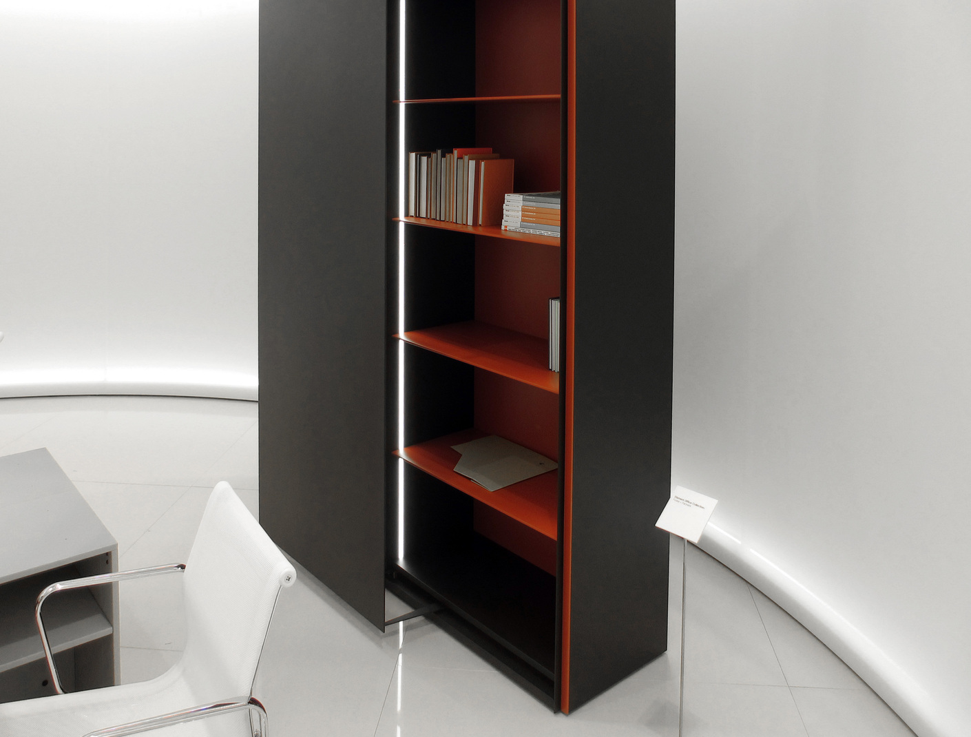 Prototyp Schrank "Element" von Foster Partner für Uniform Oragtec 2016