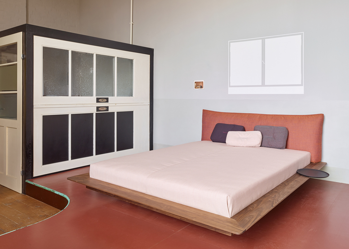 Bett YOMA – Design: Kaschkasch, 2018 Meisterzimmer # 4, Kunst: Rigo Schmid
