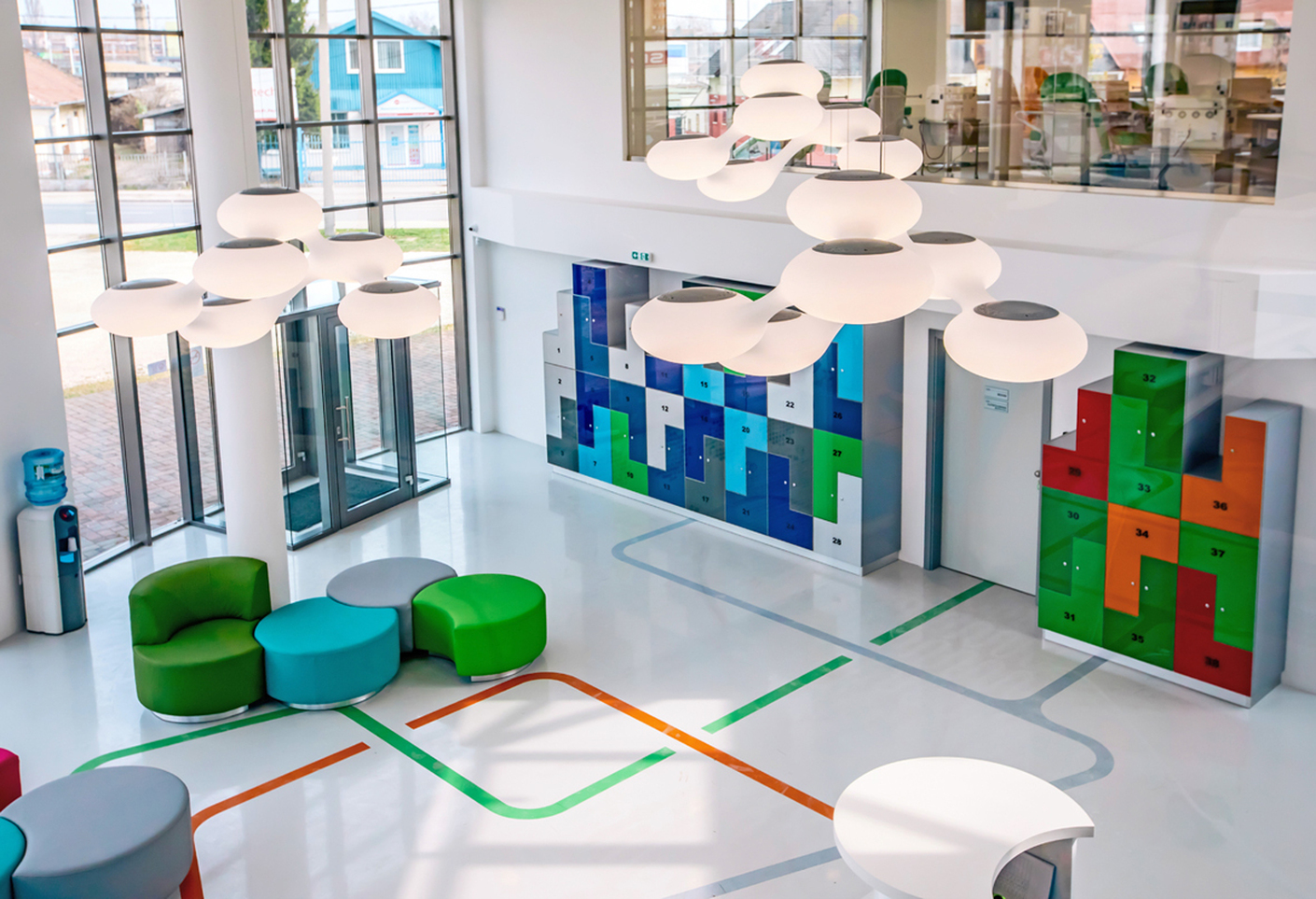 In the entrance hall of the blood plasma center in Székesfehévár in Hungary the dimmable pendant luminaire "Cosmo" is used. Read more: