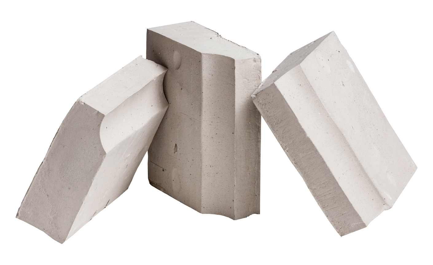 In order to be able to position the LEDs in the closed shell, Petersen produced hollow bricks.