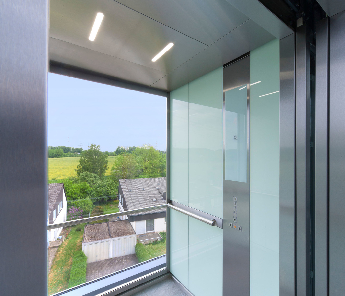 The Schindler 5500 model was installed in the building, an elevator offering energy-saving LED lighting.