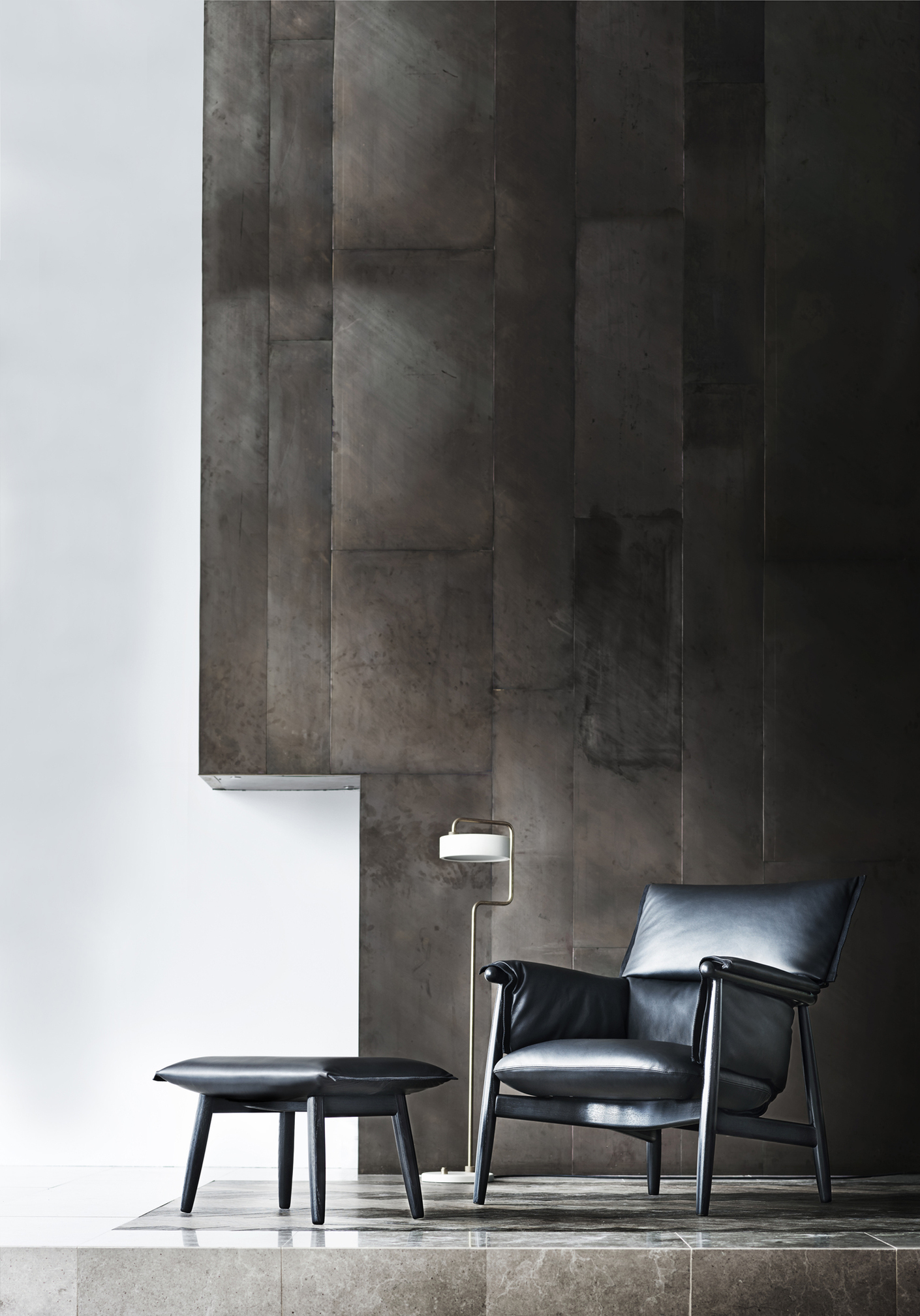 E005 Embrace Loungechair