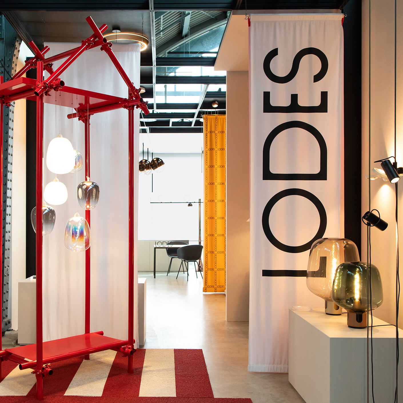 TS Q Lodes Design Post Stylepark