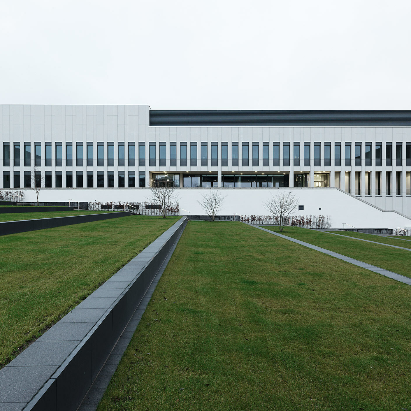A dynamic façade for a historical campus