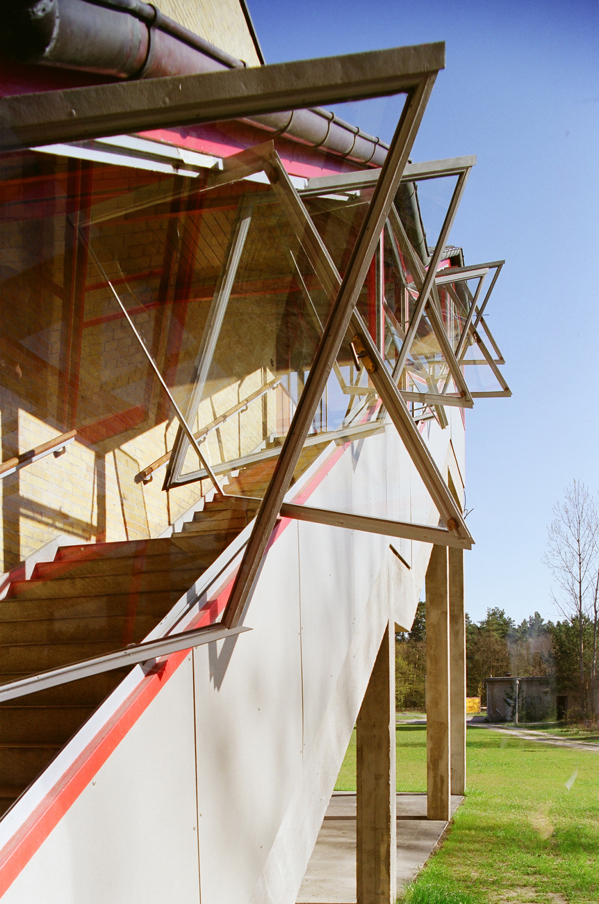 Bundesschule des ADGB in Bernau, Detail Treppenaufgang (Architekten: Hannes Meyer und Hans Wittwer, 1930), Weltkulturerbe