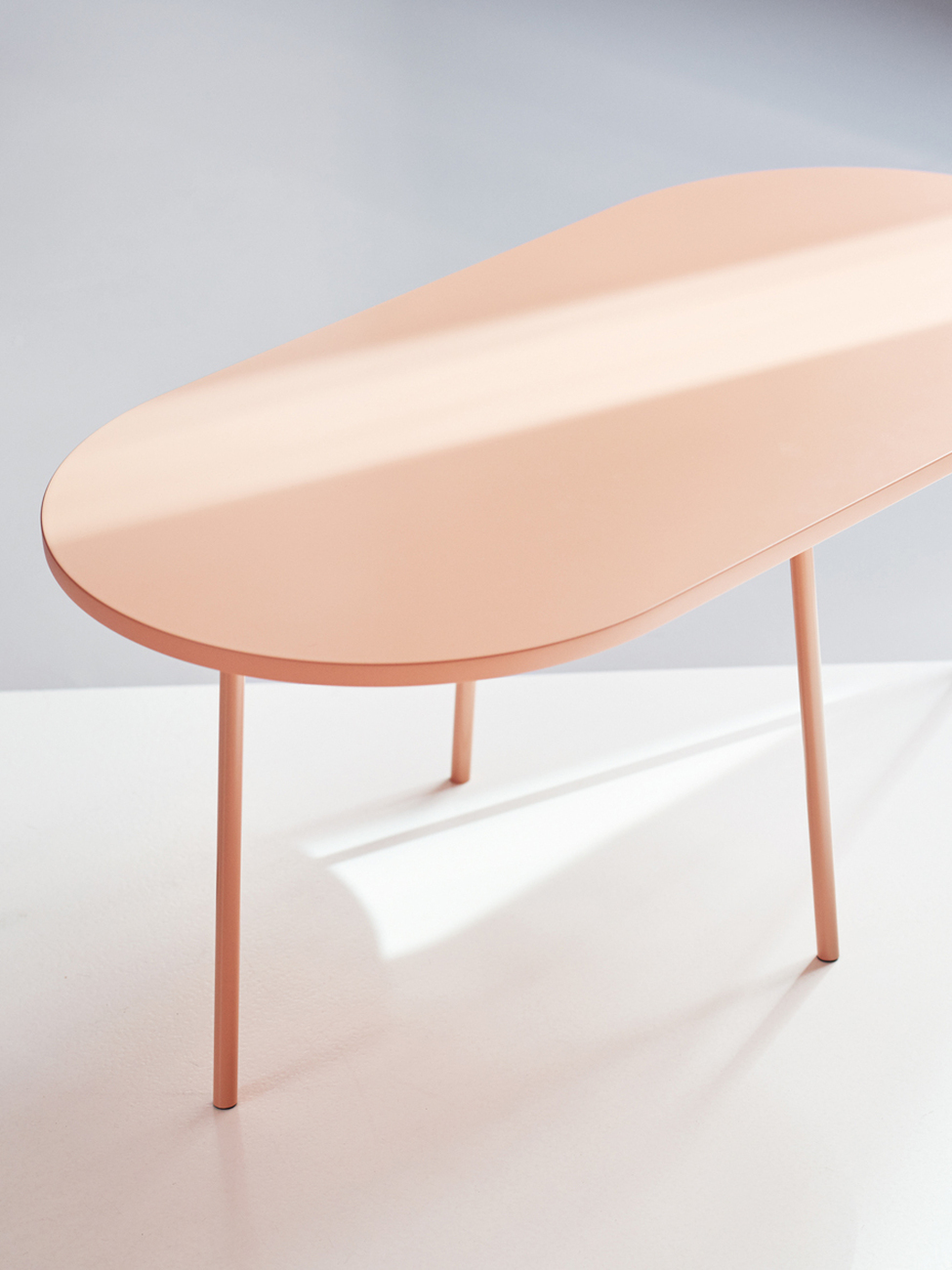 Coffeetable aus der Kollektion "Bond" von Aust & Amelung