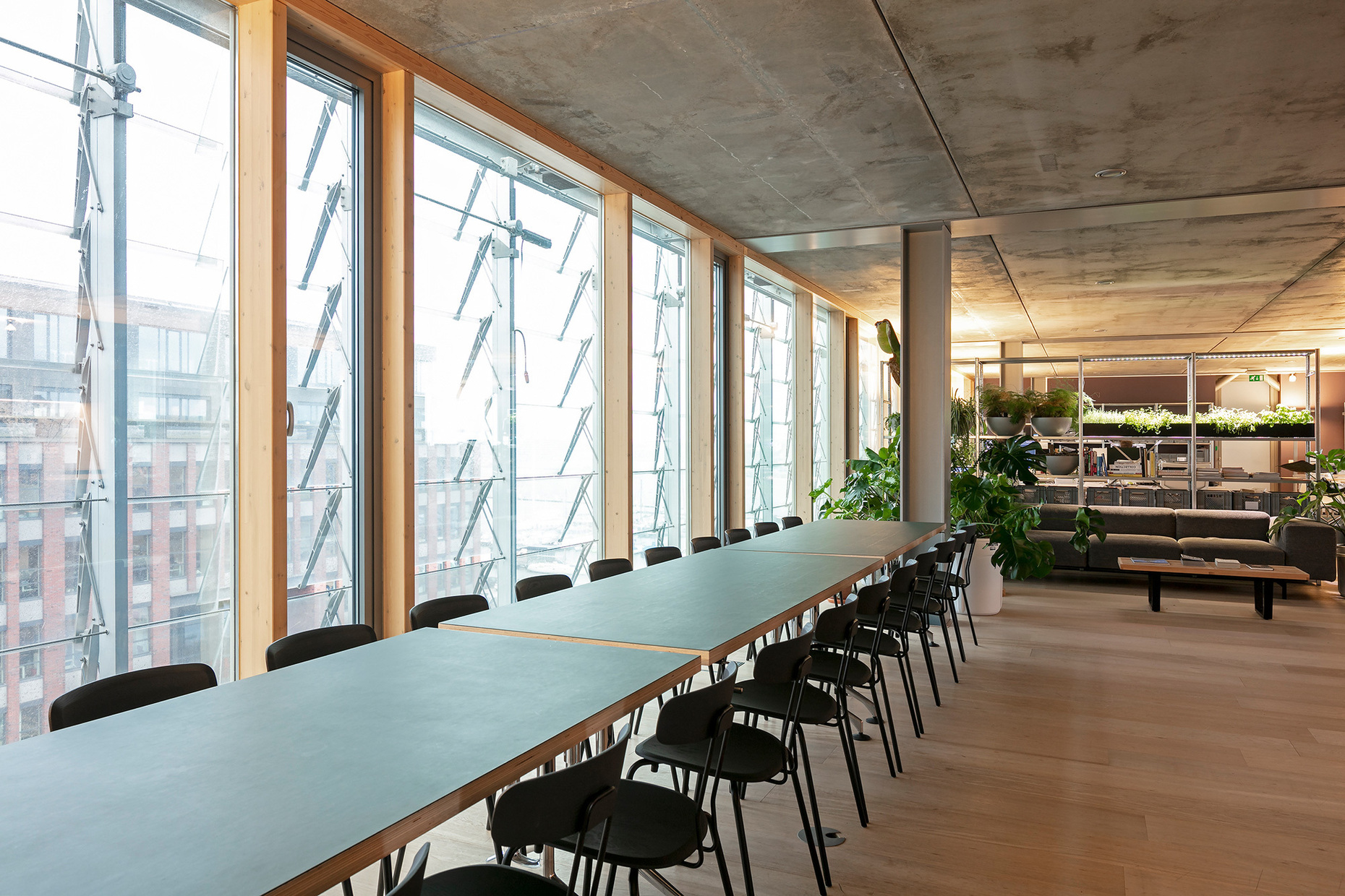 Enbiun creative agency in Amsterdam with furniture by Zeitraum