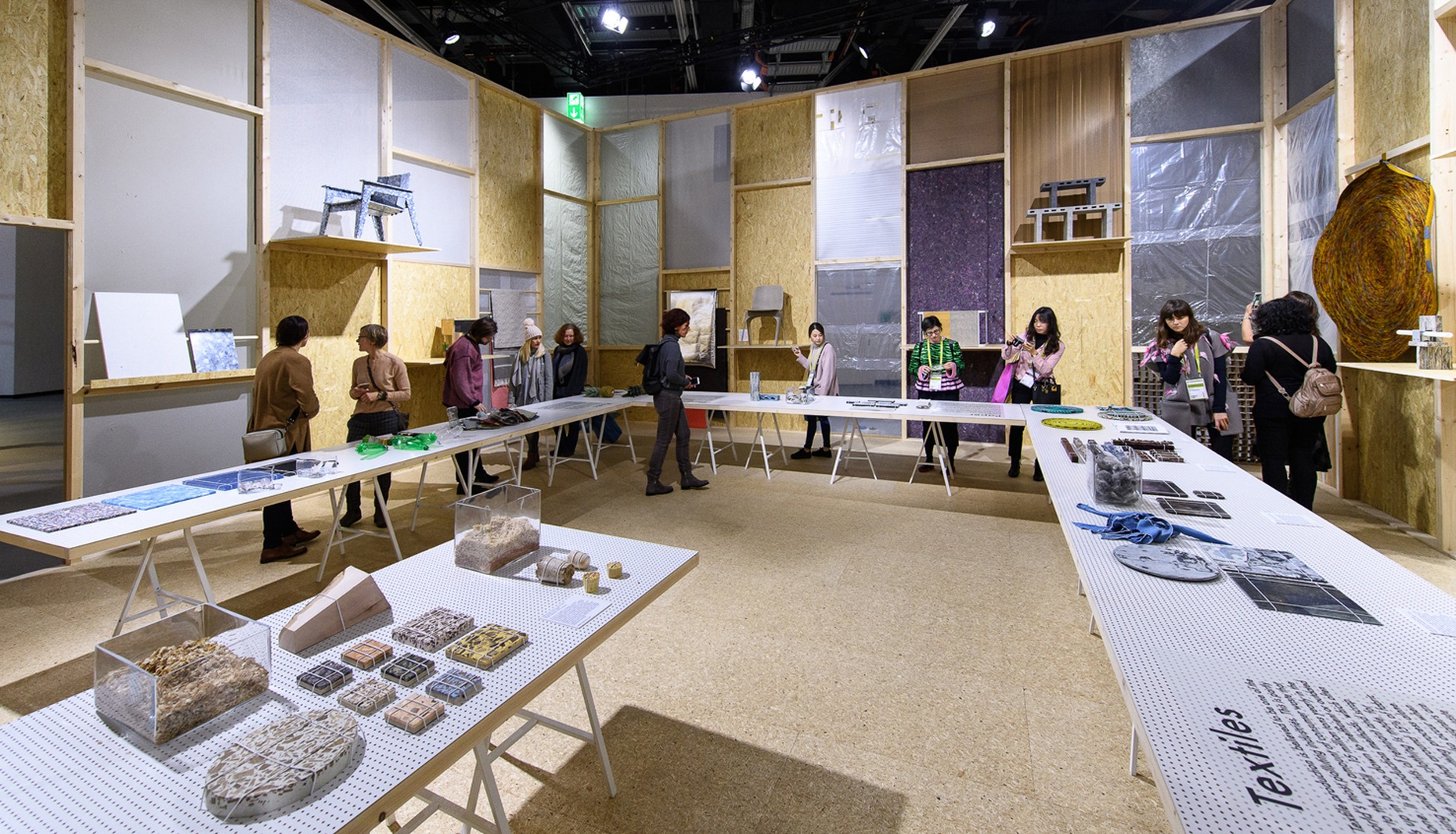 The exhibition space “Remade Materials” showcased theme park products created using recycling methods and natural materials.