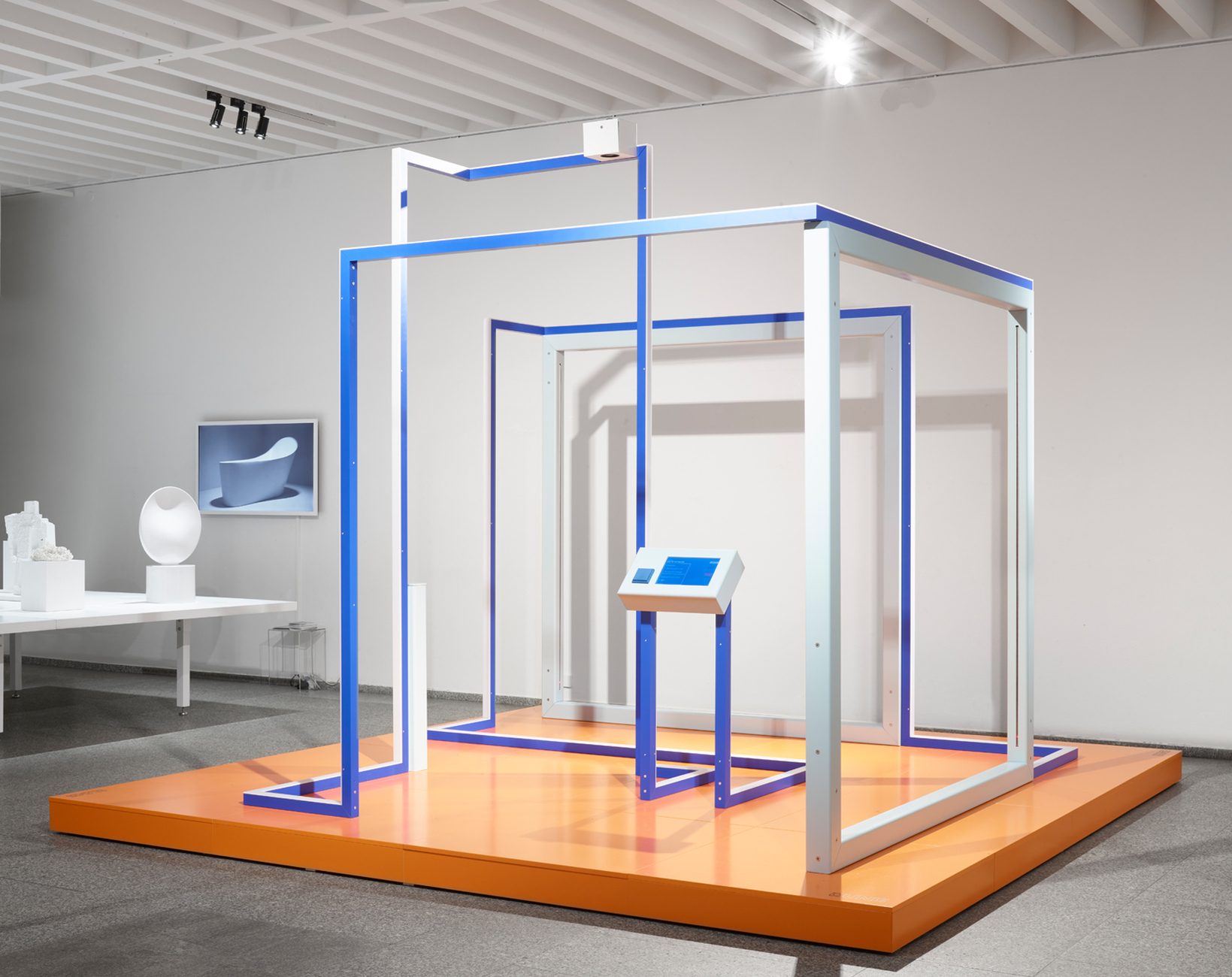 For the 50th anniversary of the light switch LS 990, Jung translated its elementary components into the interactive installation "Play to the gallery".