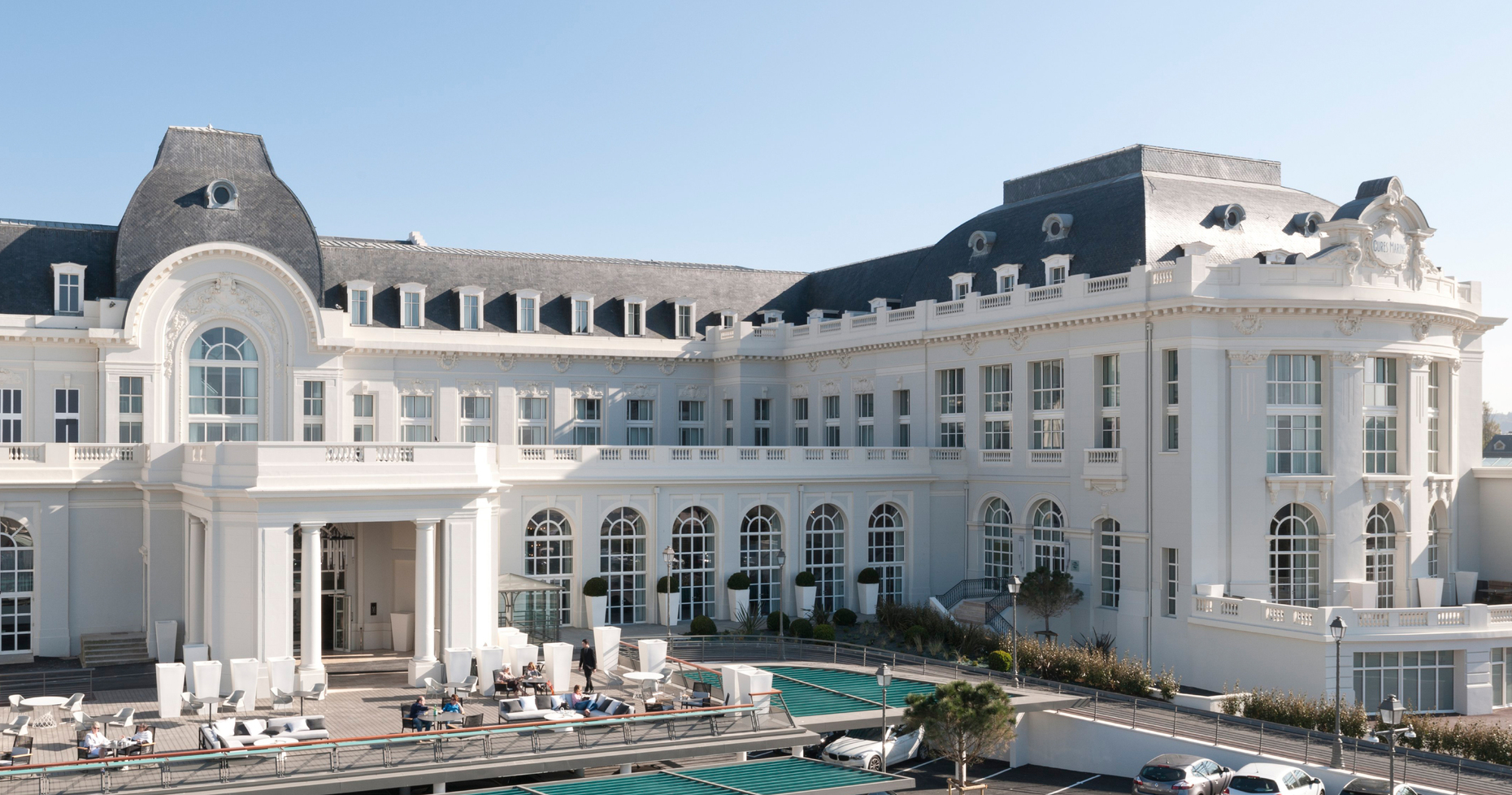 Sanfte Wandlung: Der Architekt und Designer Jean-Philipe Nuel hat den neoklassizistischen Bau in ein 5-Sterne-Hotel verwandelt.