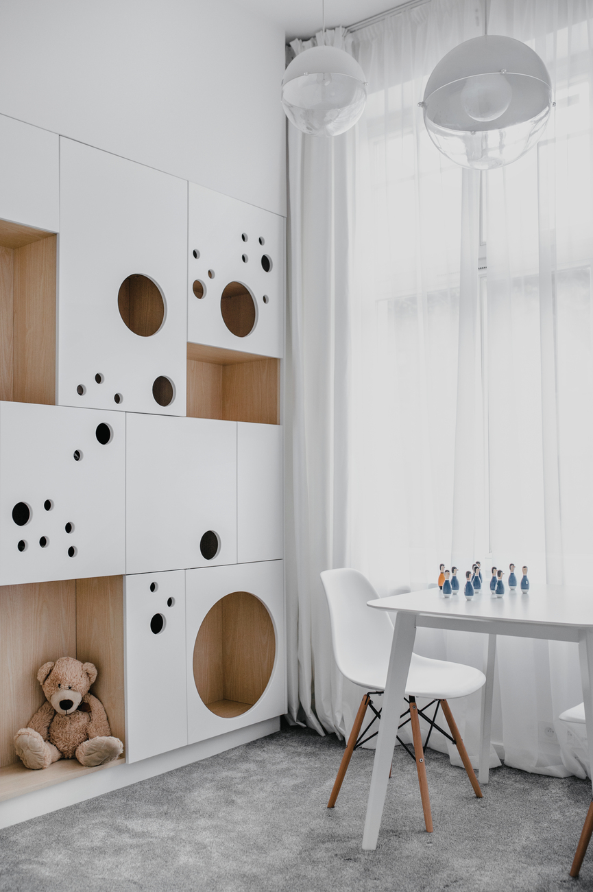 Kinderzimmer der Minimalismus-Wohnung in Krakau
