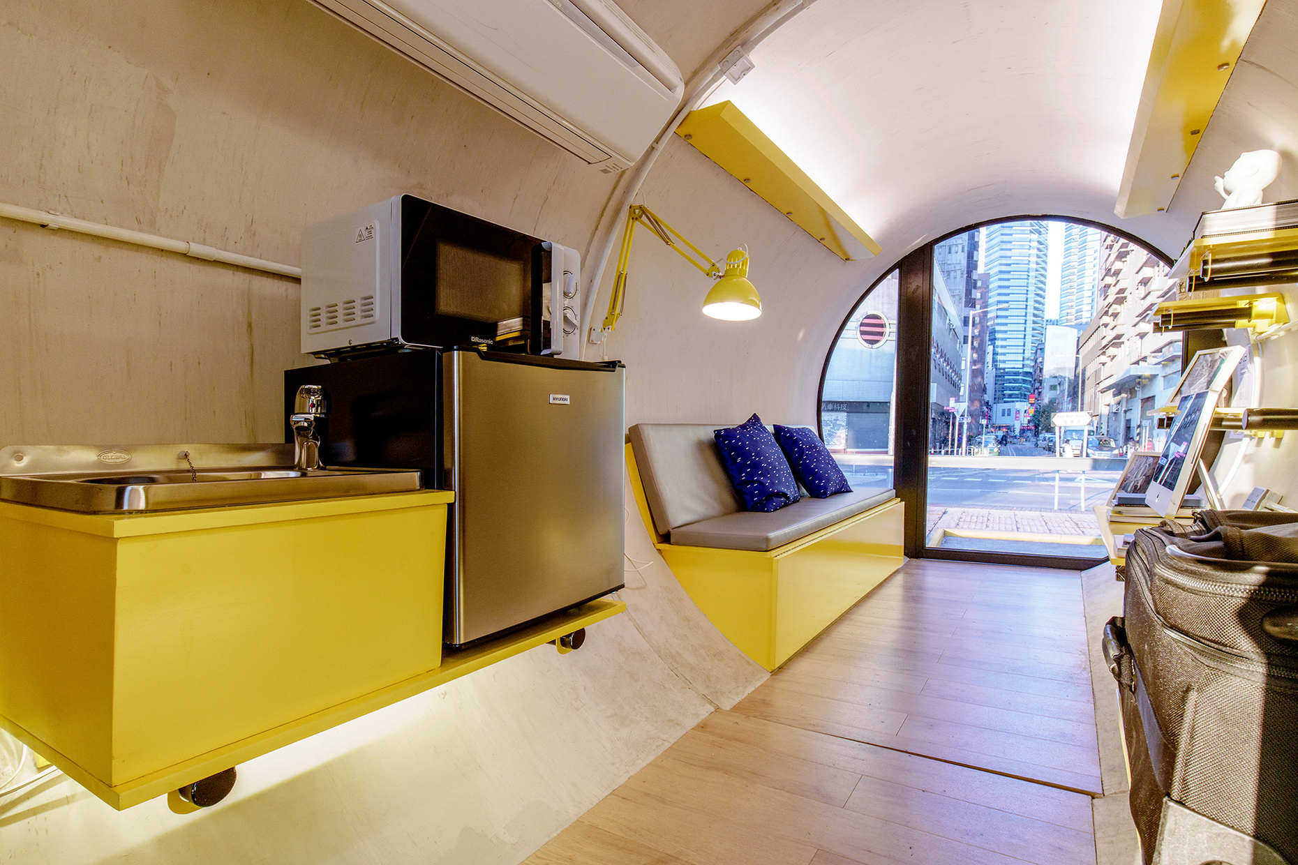 OPod Tube House, Living in the tube