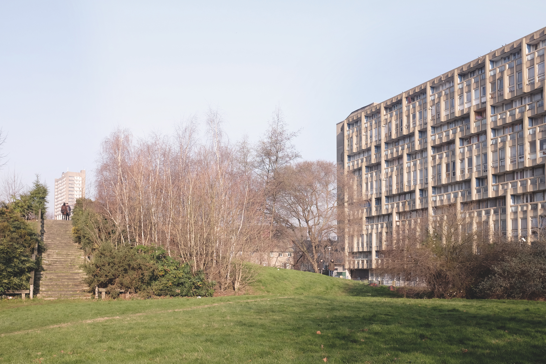 Robin-Hood-Gardens-London-Brutalism-Architecture-Park-and-Hill.jpg