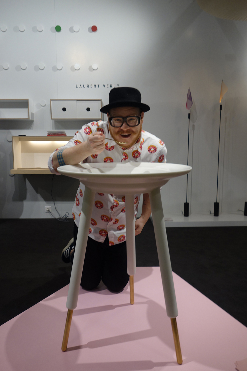 The "Hulot Table" by David Gewoon.