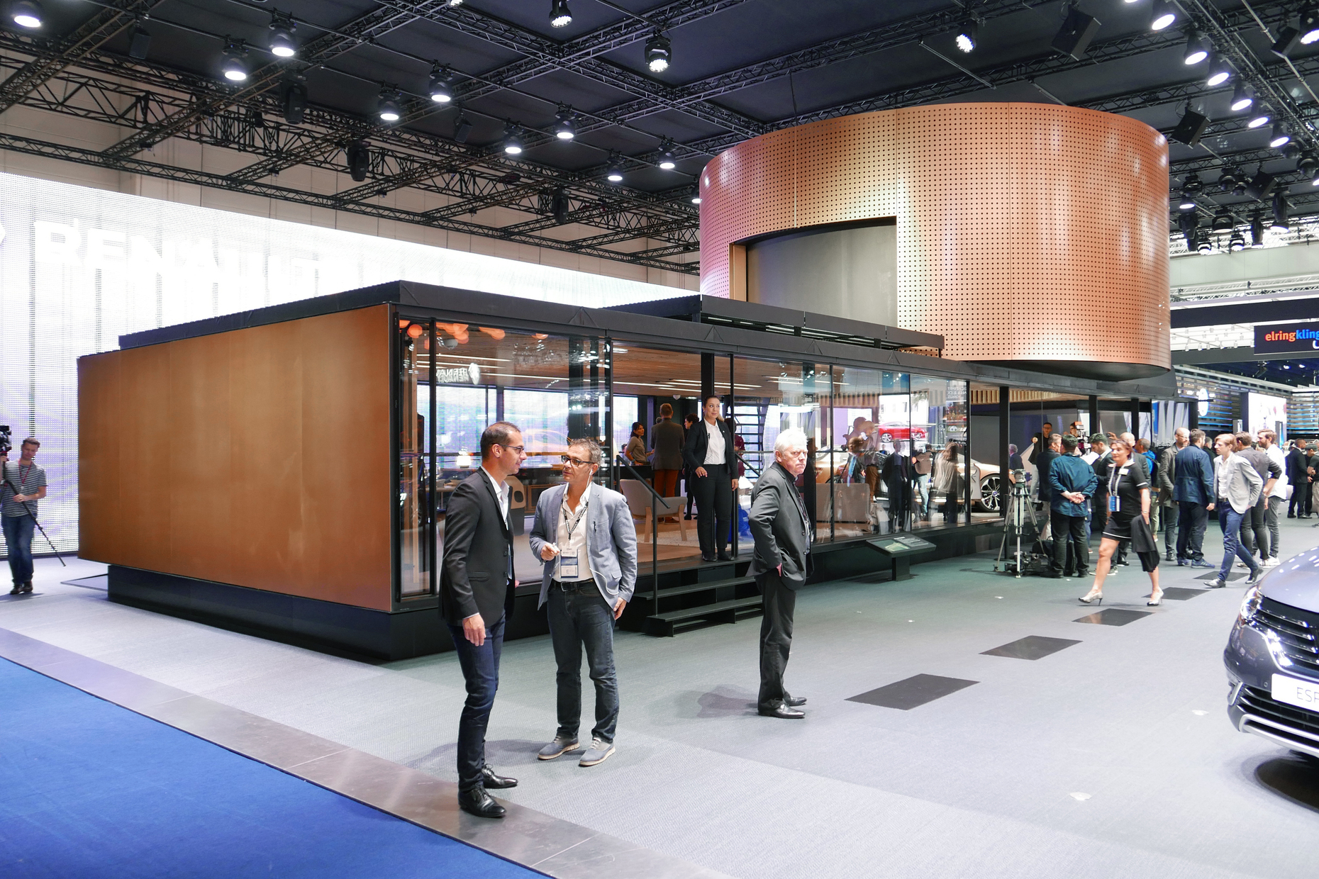 Stylepark Renault Symbioz Messeteam IAA