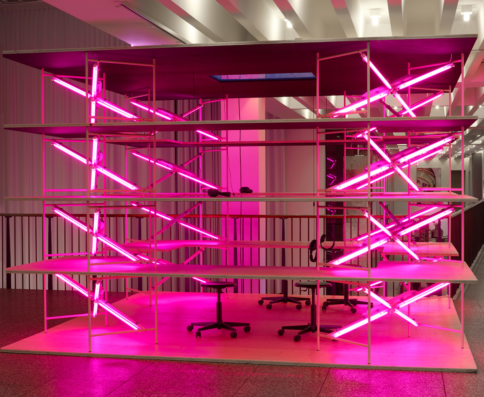 Richard Lampert created an tongue-in-cheek act of homage to Egon Eiermann.