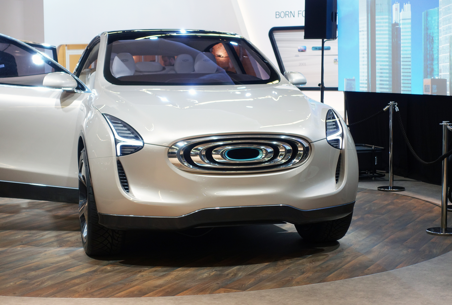 Stylepark Thunder Power SUV IAA2017