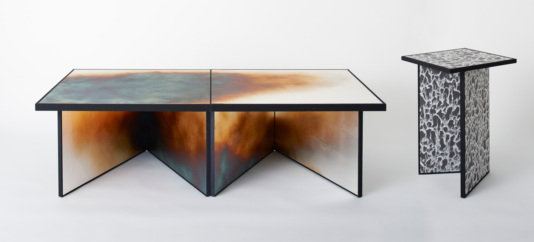 Side table "Tenkaï": The surface of the folding table is provided with Echizen Washi paper and burnt silver foil.