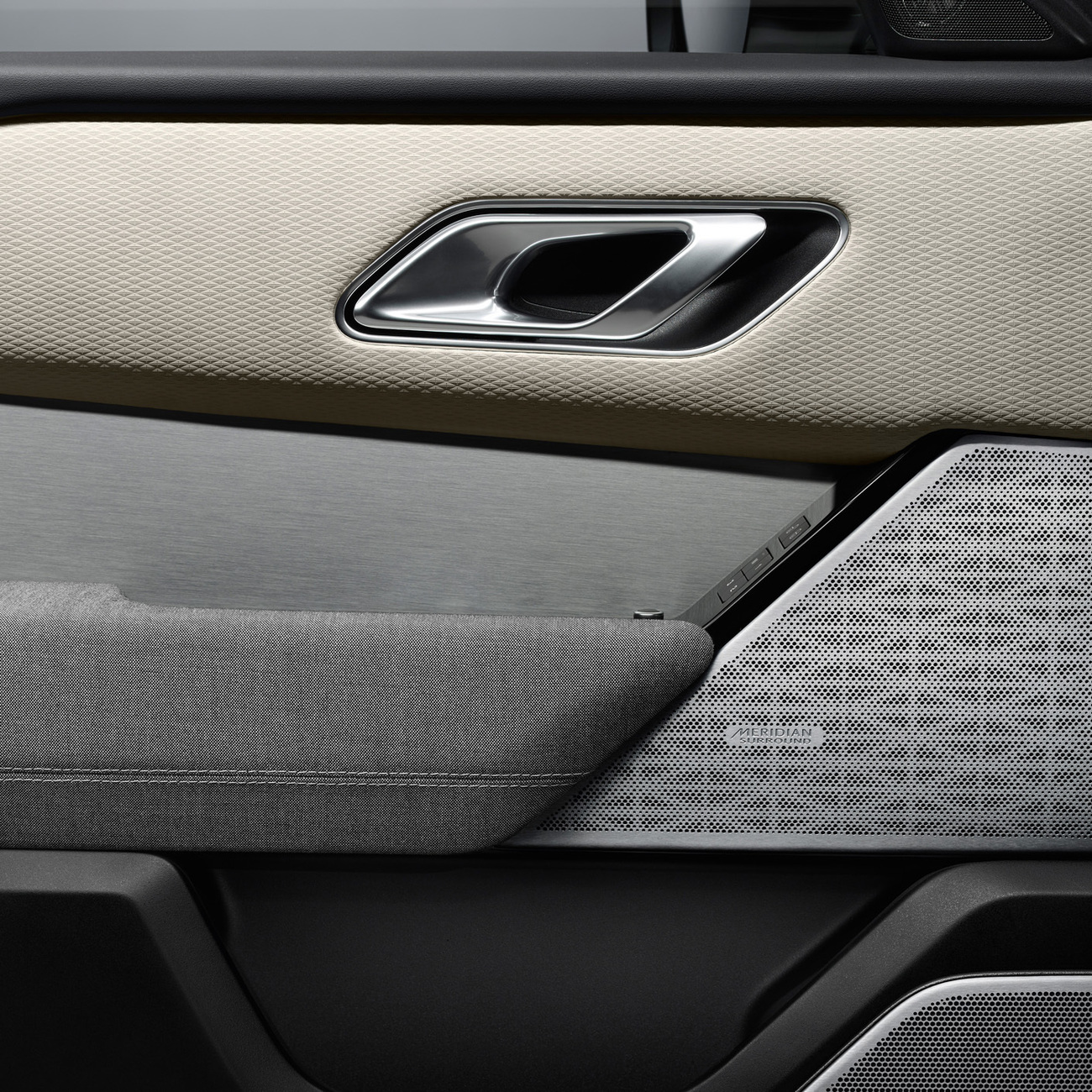 Range Rover Velar door covering Kvadrat