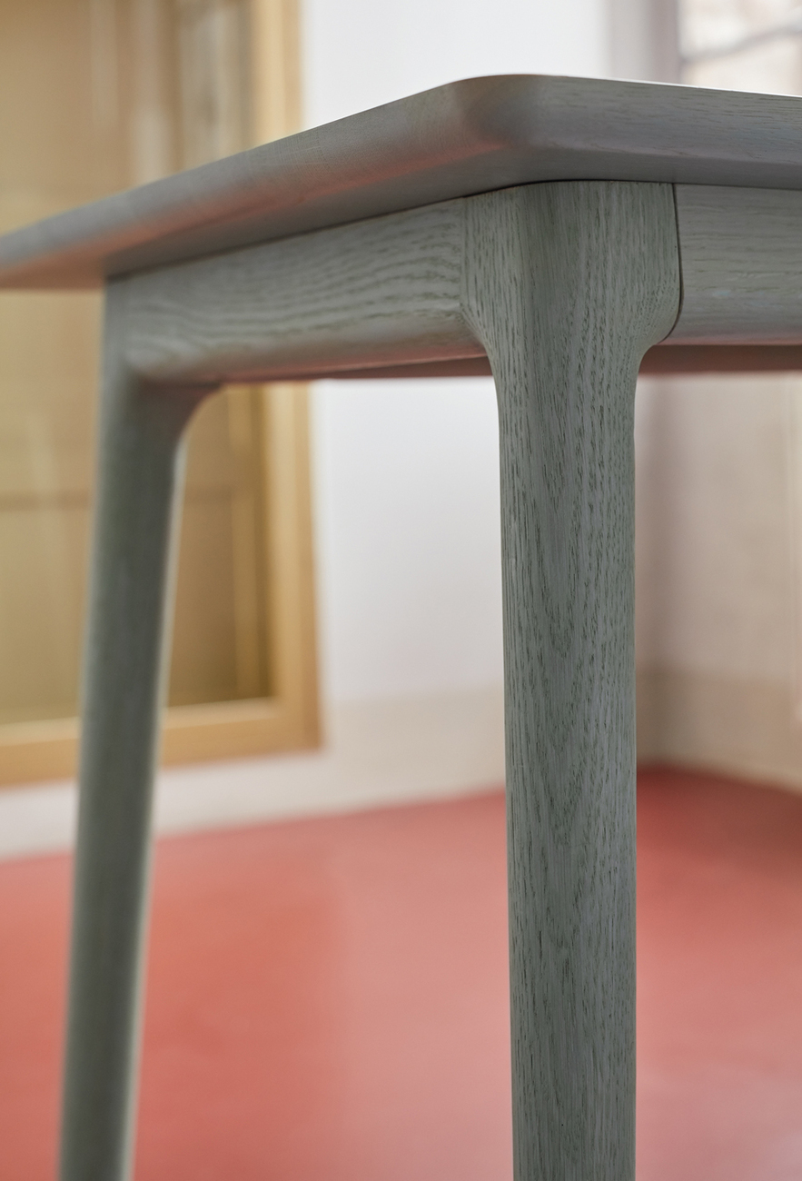 Tisch E8 – Design: Mathias Hahn, 2013 © Zeitraum