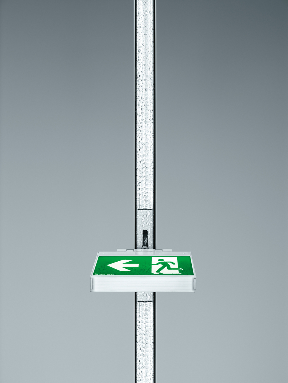 The powder-coated, high-tensile aluminum carrier section is shockproof and can take bear a great mechanical weight.