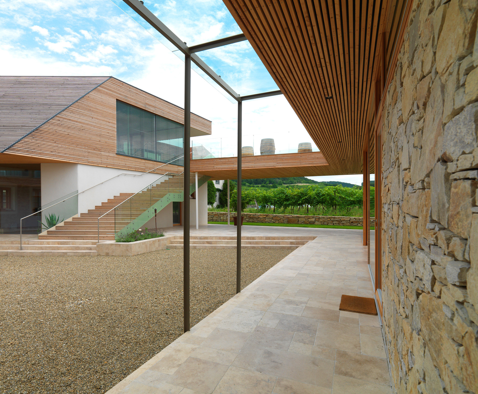 Recycled: The stones of the former Hafnerhaus now form as a part of the façade a facing masonry.