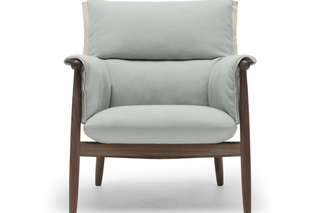 E005 Embrace Loungechair  von  Carl Hansen & Søn