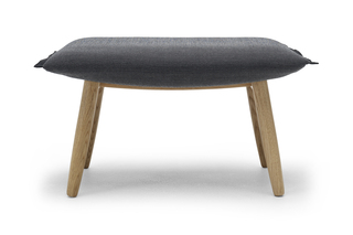 E005 Embrace Hocker  von  Carl Hansen & Søn