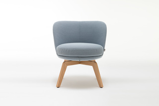 562  by  Rolf Benz