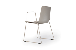 slim chair sledge arm  von  Alias