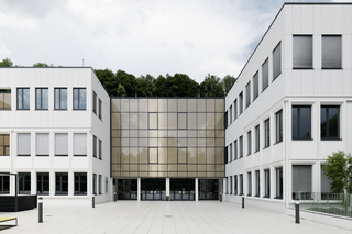 concrete skin, Salzburg gymnasium  by  Rieder