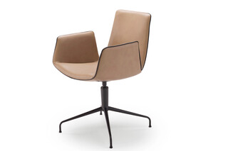 Amelie Armchair mit Sternfuß  von  Freifrau