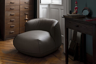 Brioni indoor leather  by  Kristalia