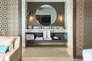 Secrets Papagayo Hotel 6101. Frost White  von  KRION