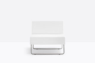 HOST lounge 790  by  Pedrali