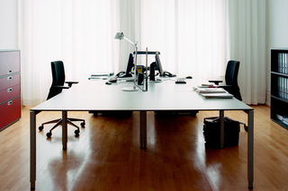 LO Motion functional table  by  Lista Office LO