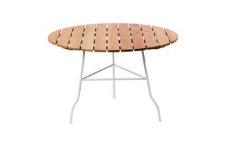 Pia table  by  Gärsnäs
