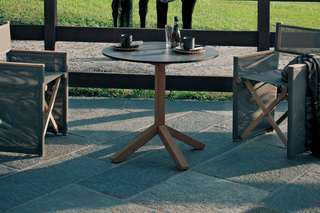 ROOT table  by  Roda