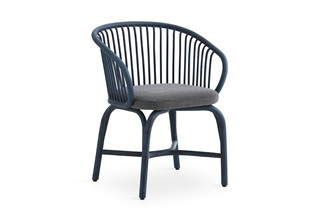 Huma Stuhl, Fußgestell in Rattan T070 R  von  Expormim