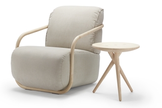 2001  by  Thonet