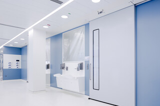Clean room partitions  by  Lindner Group
