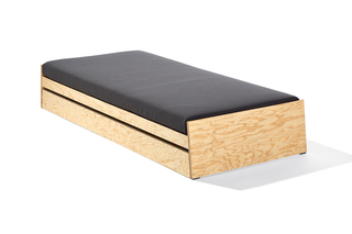 Lönneberga Stapelbett mit Alma  von  Richard Lampert