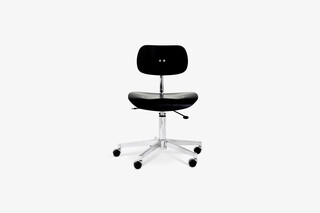 SNG 197 Swivel Chair  by  Wilde + Spieth