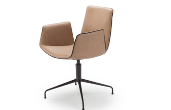 Amelie Armchair mit Sternfuß