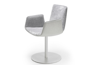 Amelie Armchair mit Tellerfuß
