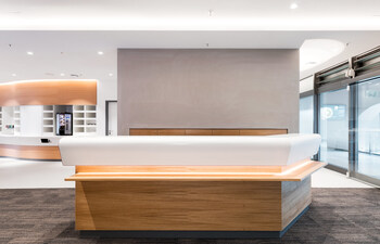 Deutsche Bahn Lounge 6101. Frost White, 6401 Red Fire