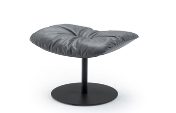 Leya ottoman with central leg