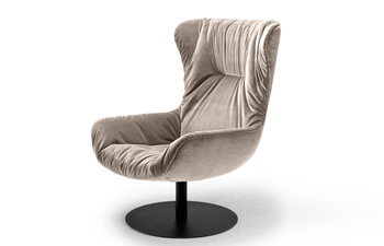 Leya wingback chair with central leg